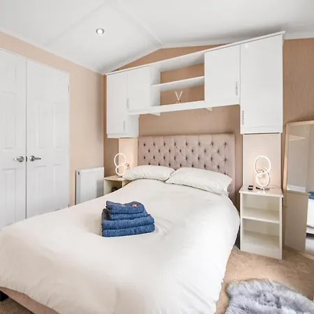 European - Uk40848 Holiday home