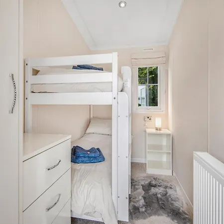 Holiday home European - Uk40848
