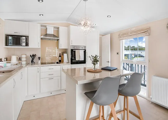 European - Uk40848 Scarborough